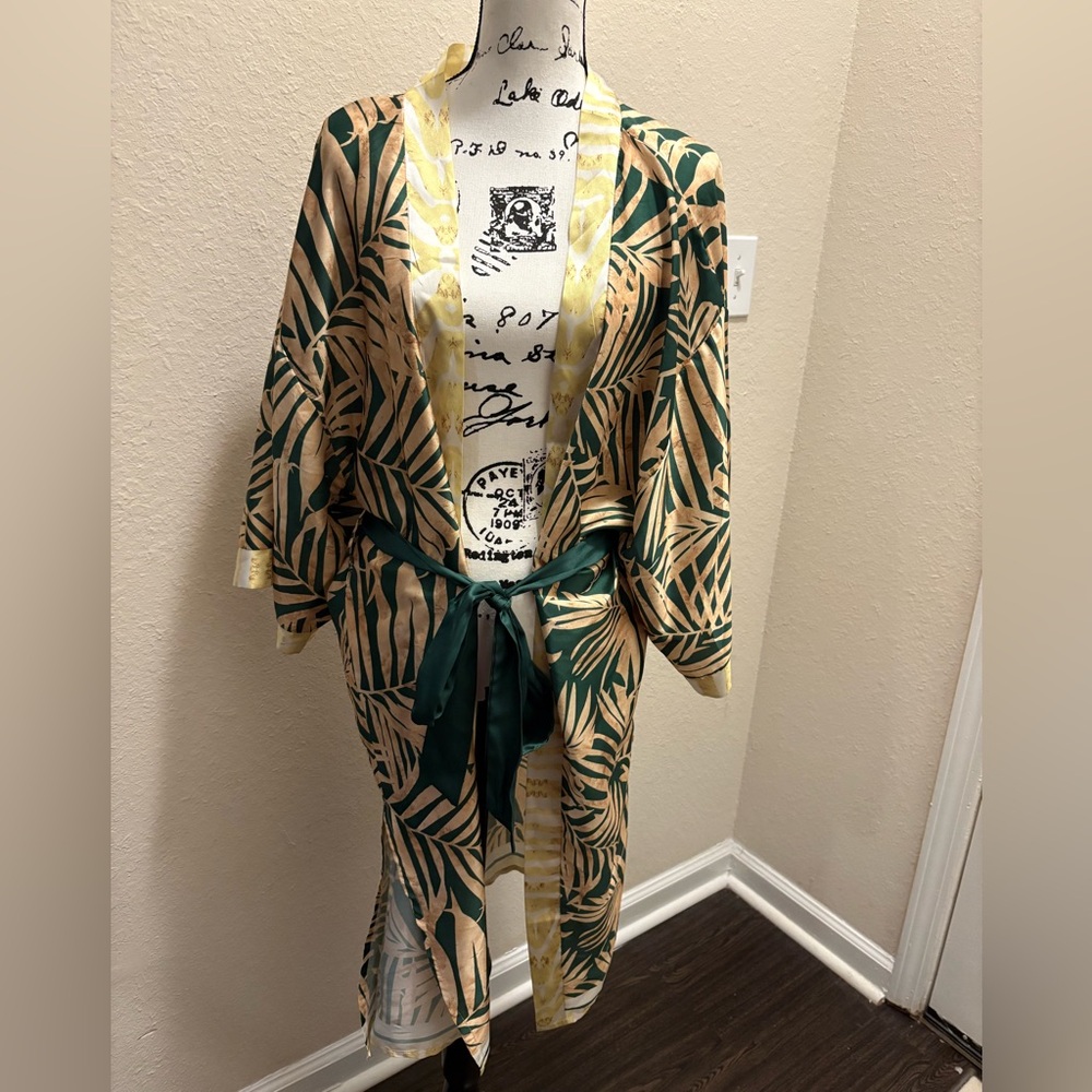 Sassy Jones Tropical Leaf Print Kimono Robe